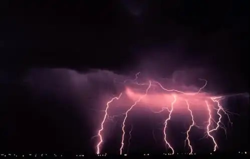 how to photograph lightning