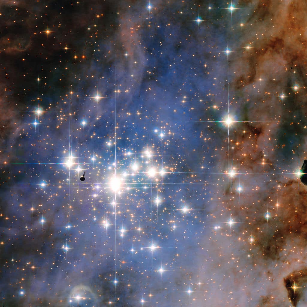 Trumpler 14 by Hubble min