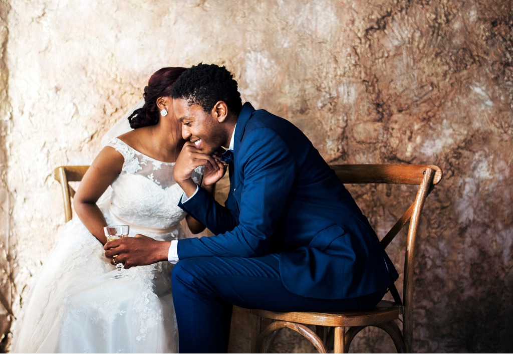 https://www.photographytalk.com/images/articles/2018/04/06/articles/2017_8/wedding_photography_tips.jpg