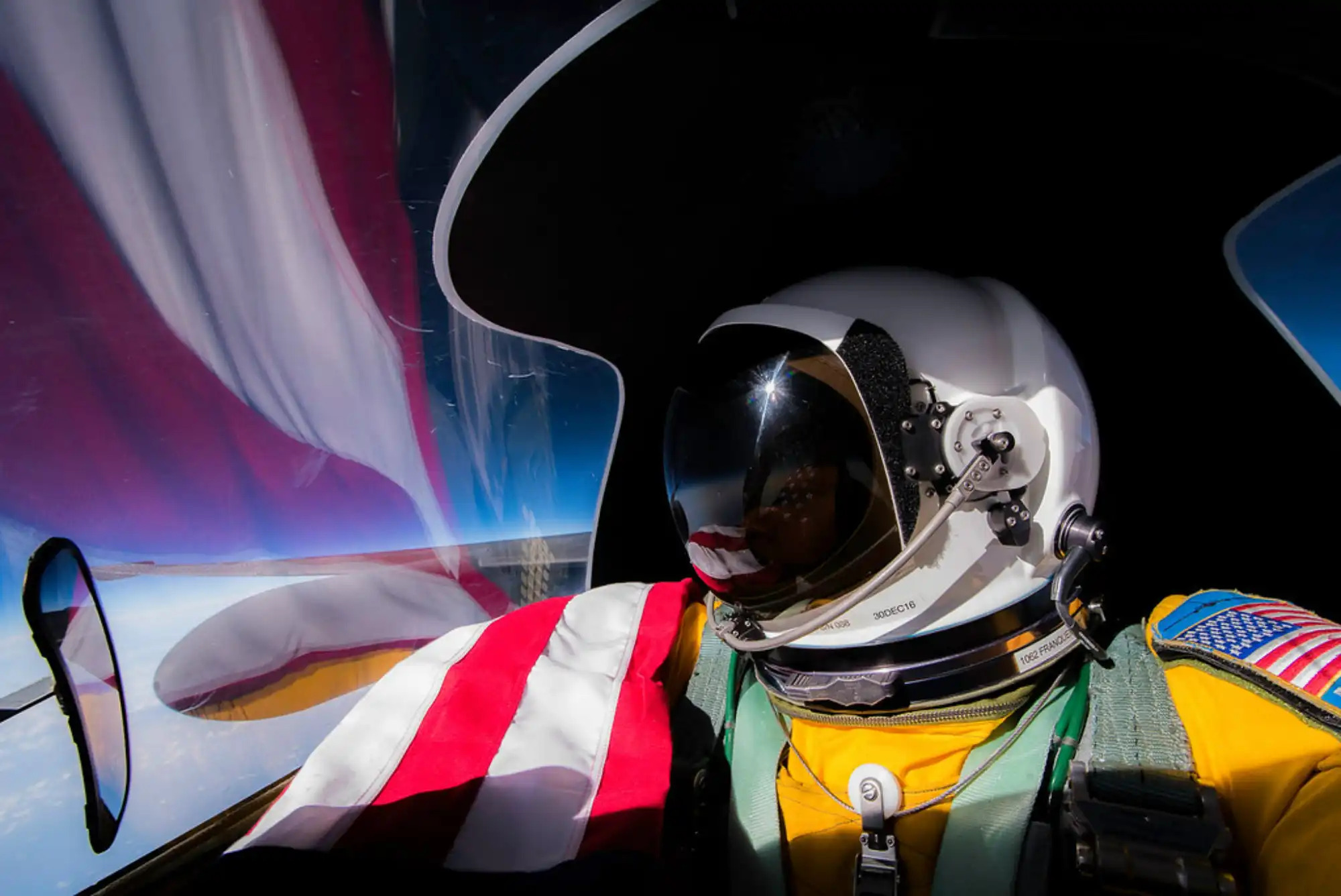 This U-2 Spy Plane Pilot is Also a Photographer, and His Photos are  Mesmerizing