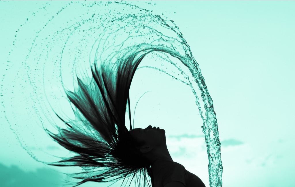The 7 Best and 7 Worst Water Hair Flip Photos You'll Ever See