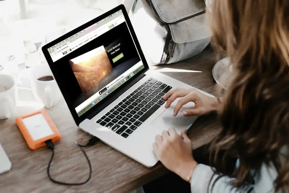 place the hard drive on your desk to create an office for a photographer